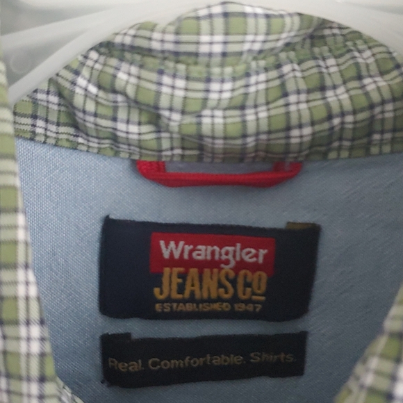 Wrangler Button Up - Picture 3 of 3